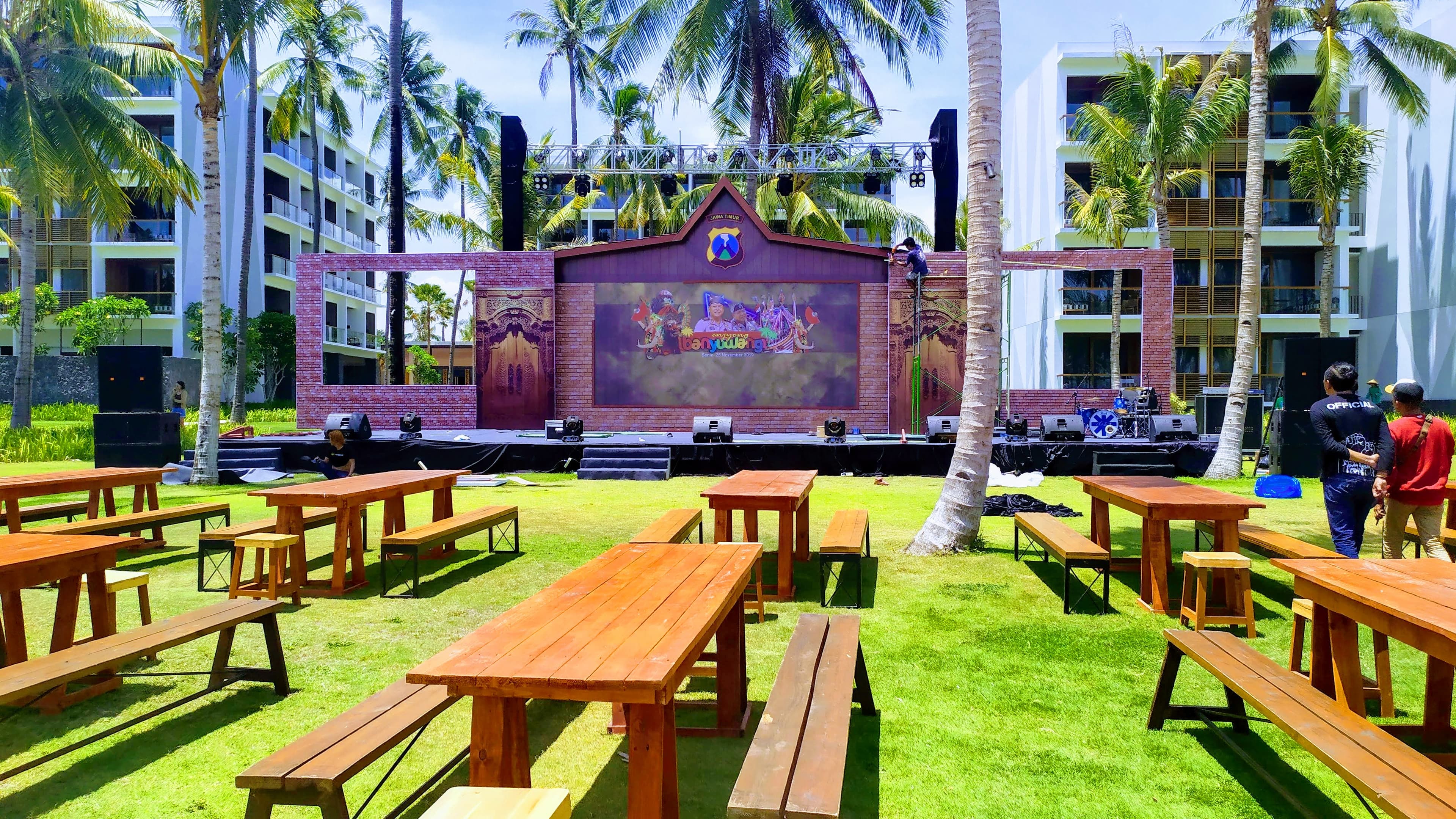 Tropical Outdoor Stage & Picnic Seating Setup